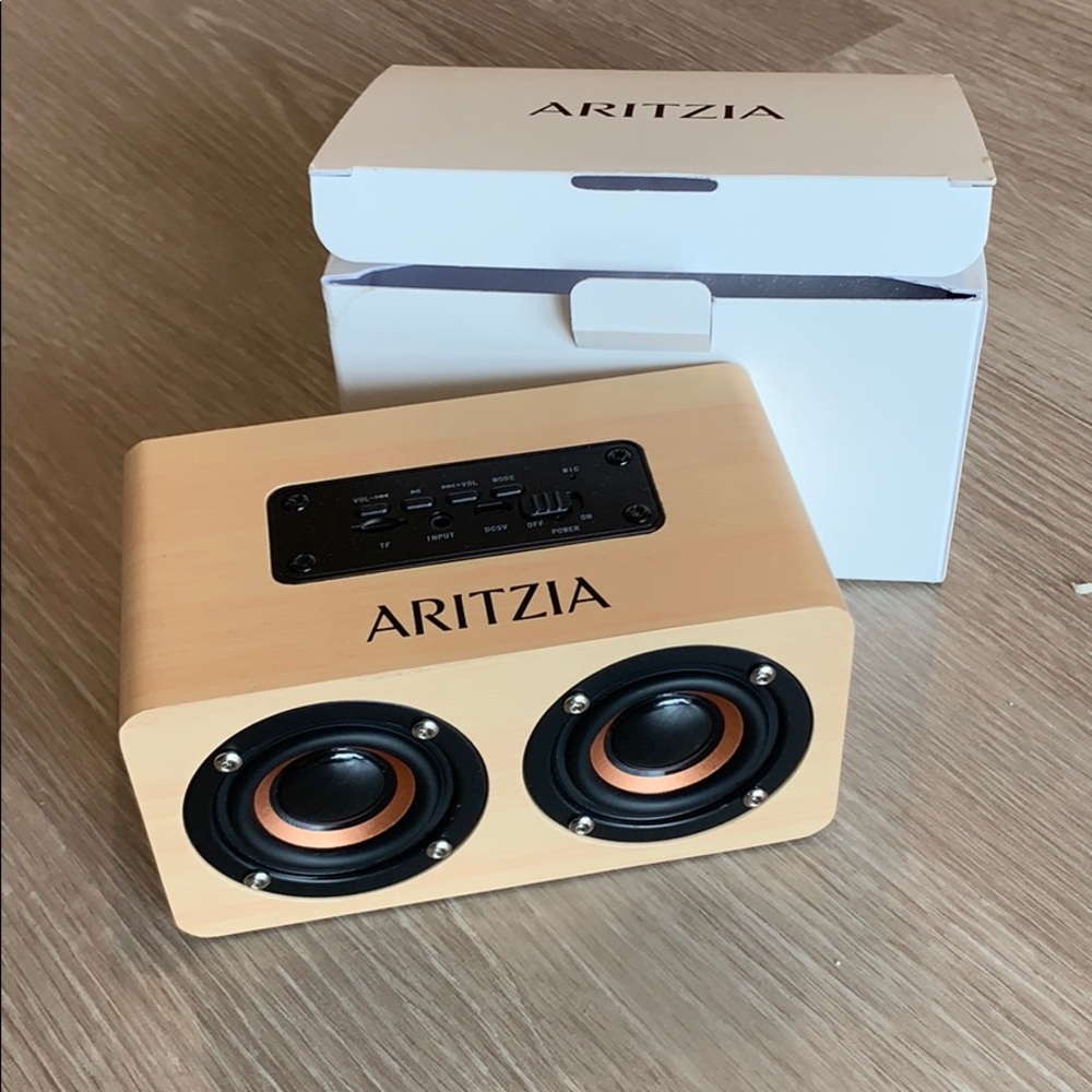 New ARITZIA Speaker - never been used!